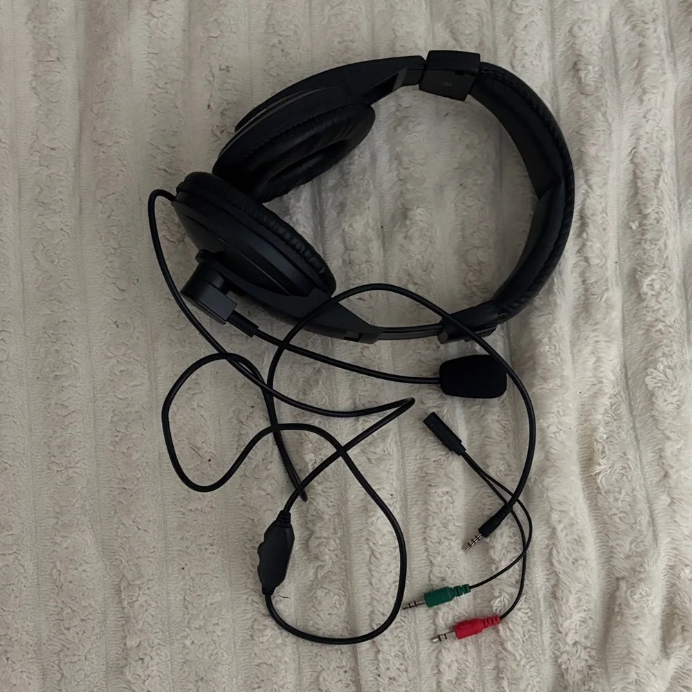 U Youse Gaming Headset for Xbox One, PS4 and PC - Black